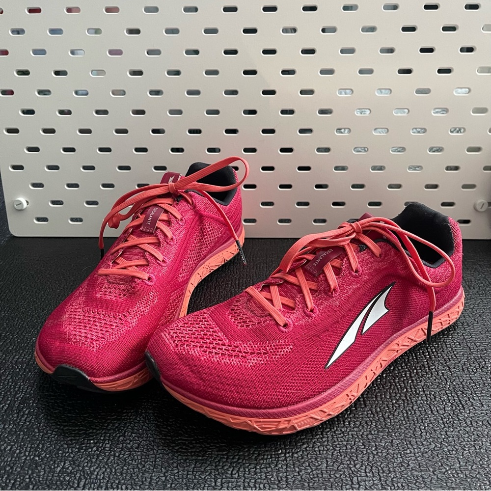 Altra Escalante 2.5 raspberry Sz 9.5